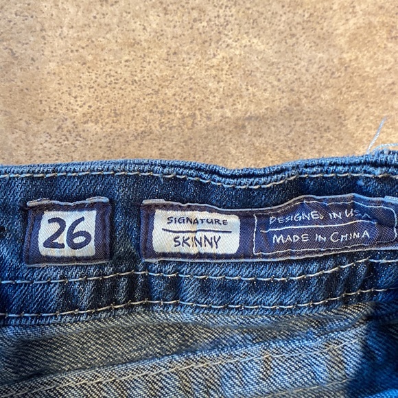 Womens  Miss Me skinny jeans size 26 inseam measures about 30” - Picture 5 of 7